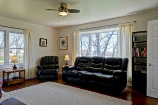 2440 LONDON LINE, Sarnia, Ontario, Canada