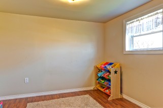2440 LONDON LINE, Sarnia, Ontario, Canada