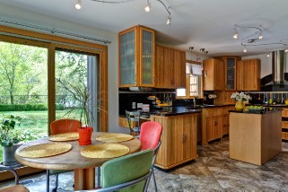 2369 OLD LAKESHORE RD, Sarnia, Ontario, Canada