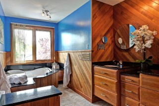 2369 OLD LAKESHORE RD, Sarnia, Ontario, Canada