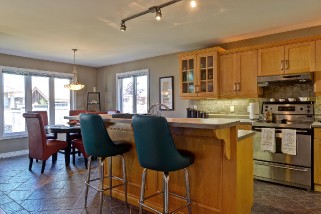 49 RONALD BLOORE DR, Sarnia, Ontario, Canada