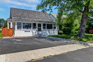 304 CHARLES ST, Point Edward, Ontario, Canada