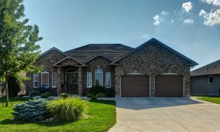 633 HUMBER DR, Sarnia, Ontario, Canada