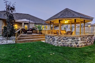 633 HUMBER DR, Sarnia, Ontario, Canada