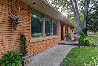 2049 LAKESHORE RD, Sarnia, Ontario, Canada