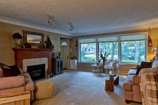 2049 LAKESHORE RD, Sarnia, Ontario, Canada