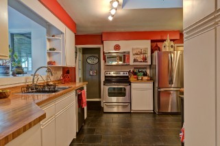 2049 LAKESHORE RD, Sarnia, Ontario, Canada