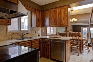 305 EDGEWOOD ST, Sarnia, Ontario, Canada
