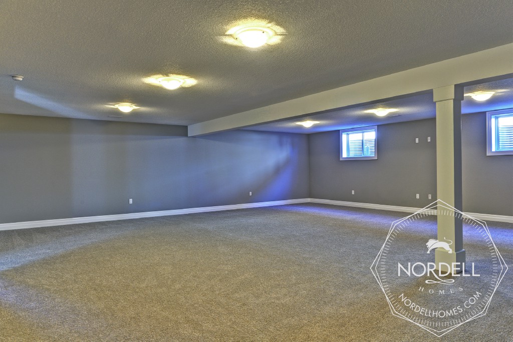 145 LIZUCHA DR, Sarnia, Ontario, Canada