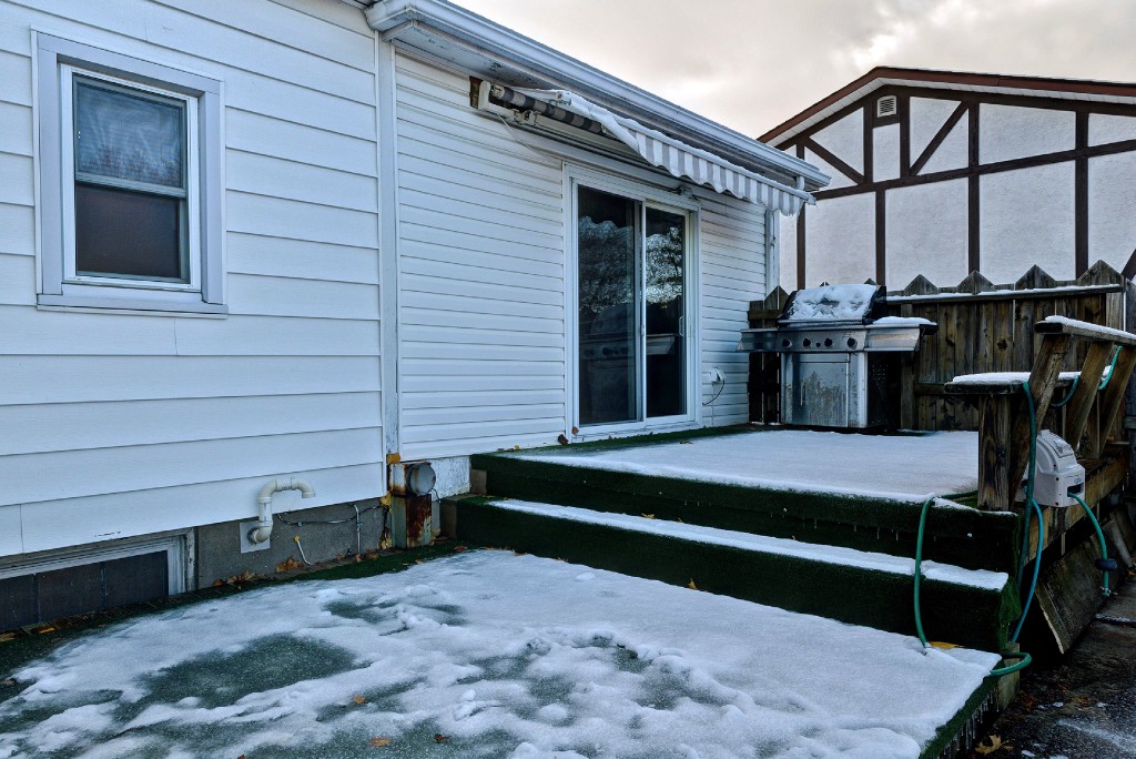 608 ALEXANDRA AVE, Point Edward, Ontario, Canada