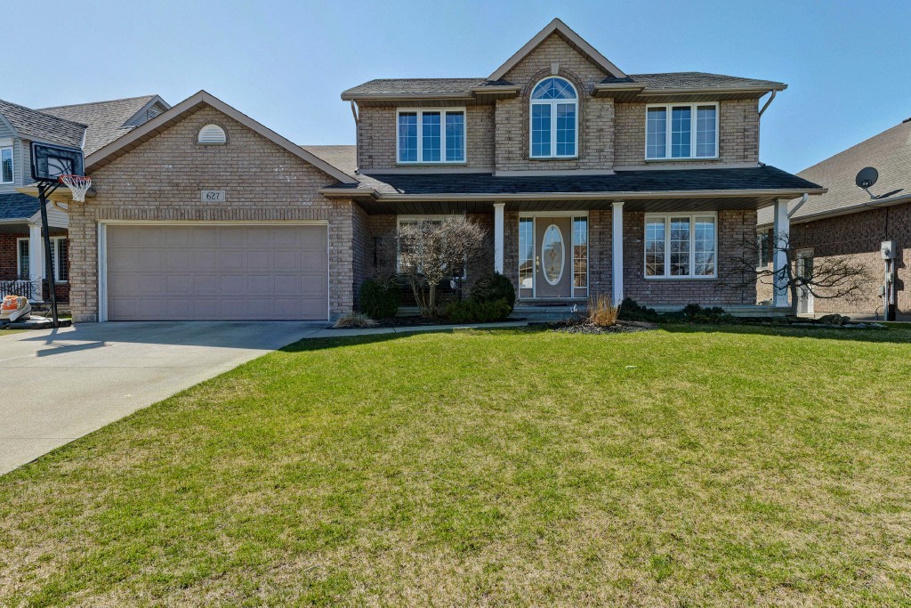 627 HUMBER DR, Sarnia, Ontario, Canada