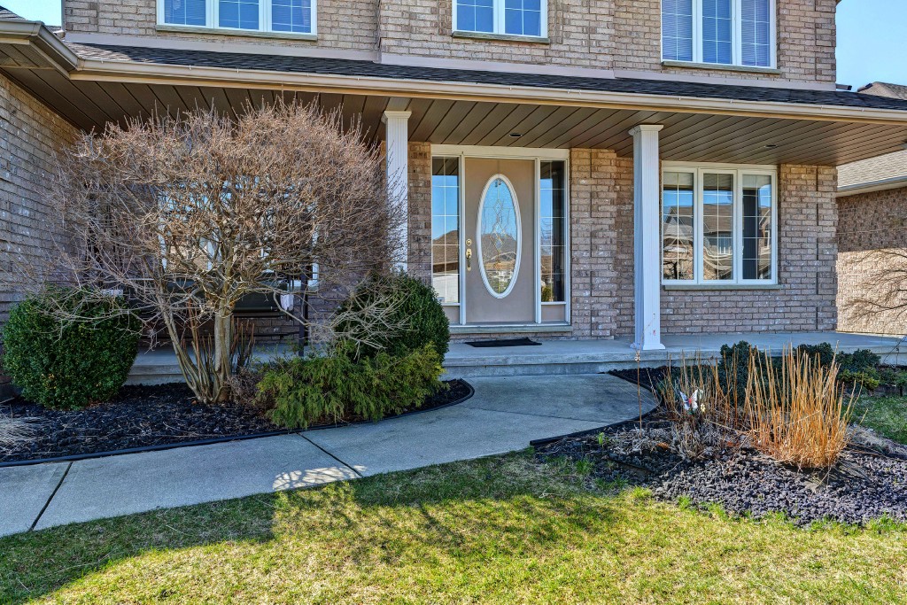 627 HUMBER DR, Sarnia, Ontario, Canada