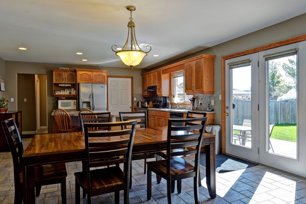 627 HUMBER DR, Sarnia, Ontario, Canada