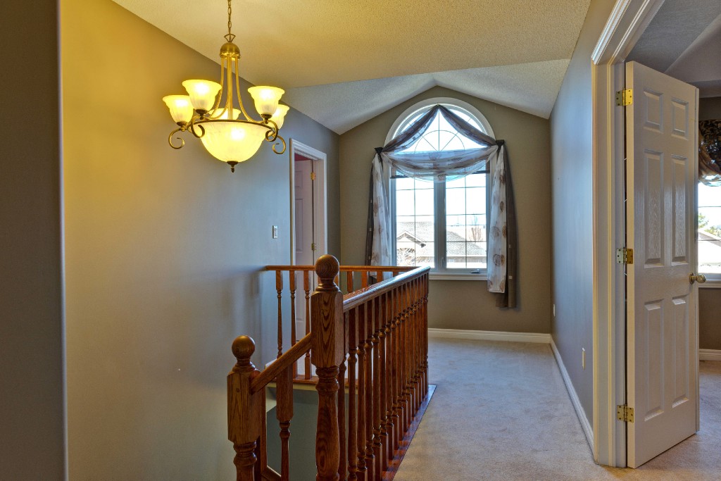 627 HUMBER DR, Sarnia, Ontario, Canada