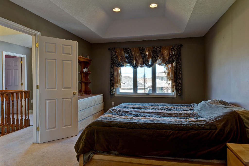 627 HUMBER DR, Sarnia, Ontario, Canada
