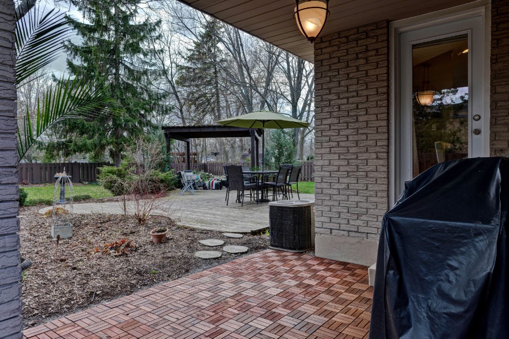 2053 LAKESHORE RD, Sarnia, Ontario, Canada