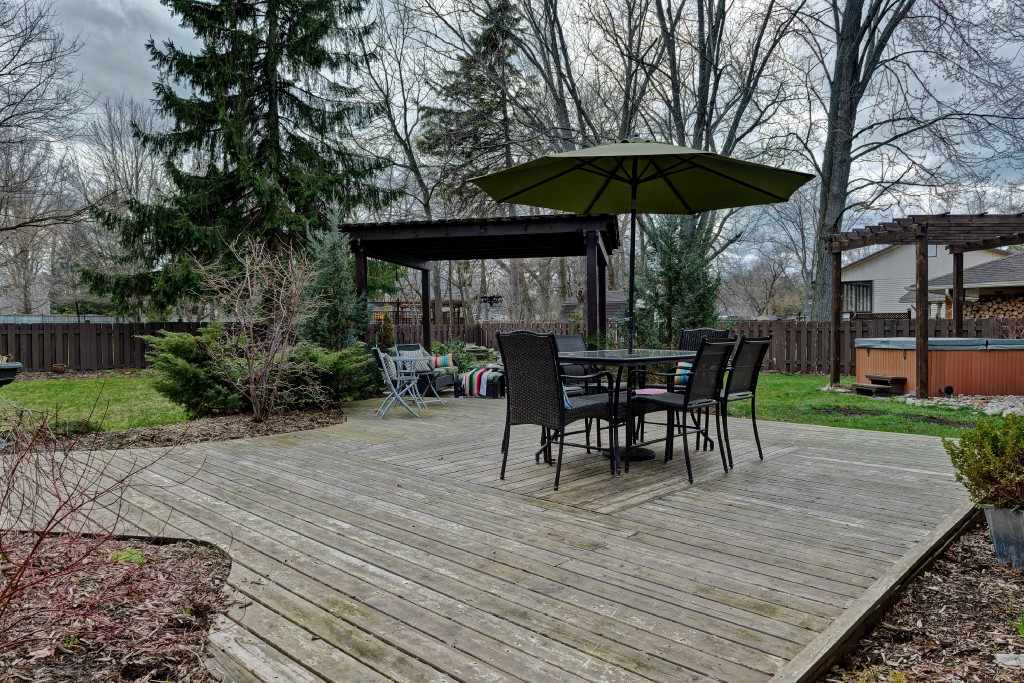 2053 LAKESHORE RD, Sarnia, Ontario, Canada
