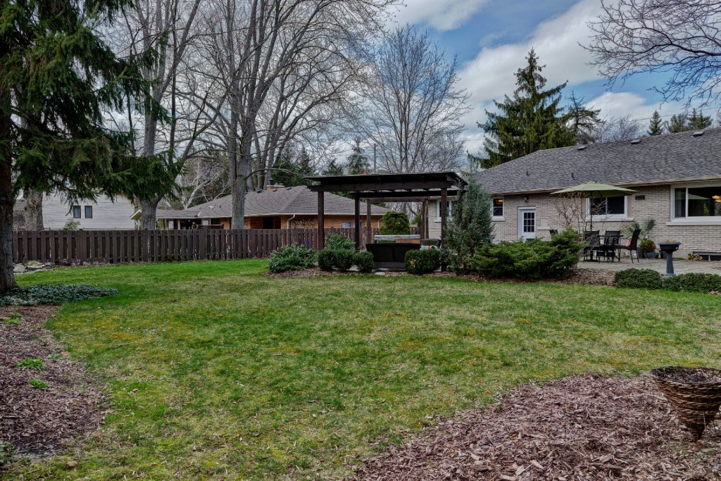 2053 LAKESHORE RD, Sarnia, Ontario, Canada