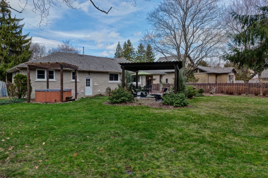 2053 LAKESHORE RD, Sarnia, Ontario, Canada