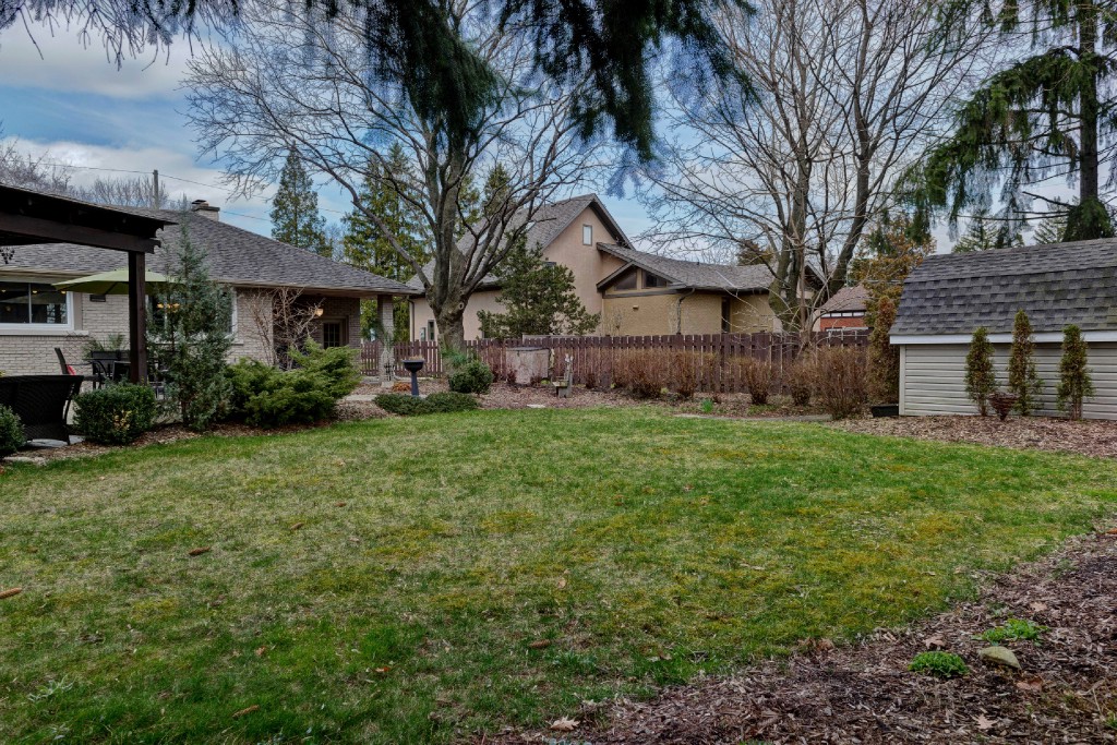 2053 LAKESHORE RD, Sarnia, Ontario, Canada