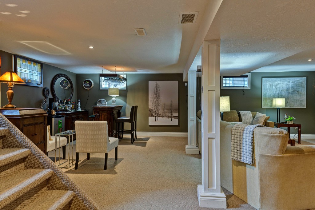 2053 LAKESHORE RD, Sarnia, Ontario, Canada
