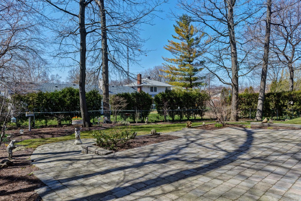 23 HAVERGAL RD, Sarnia, Ontario, Canada