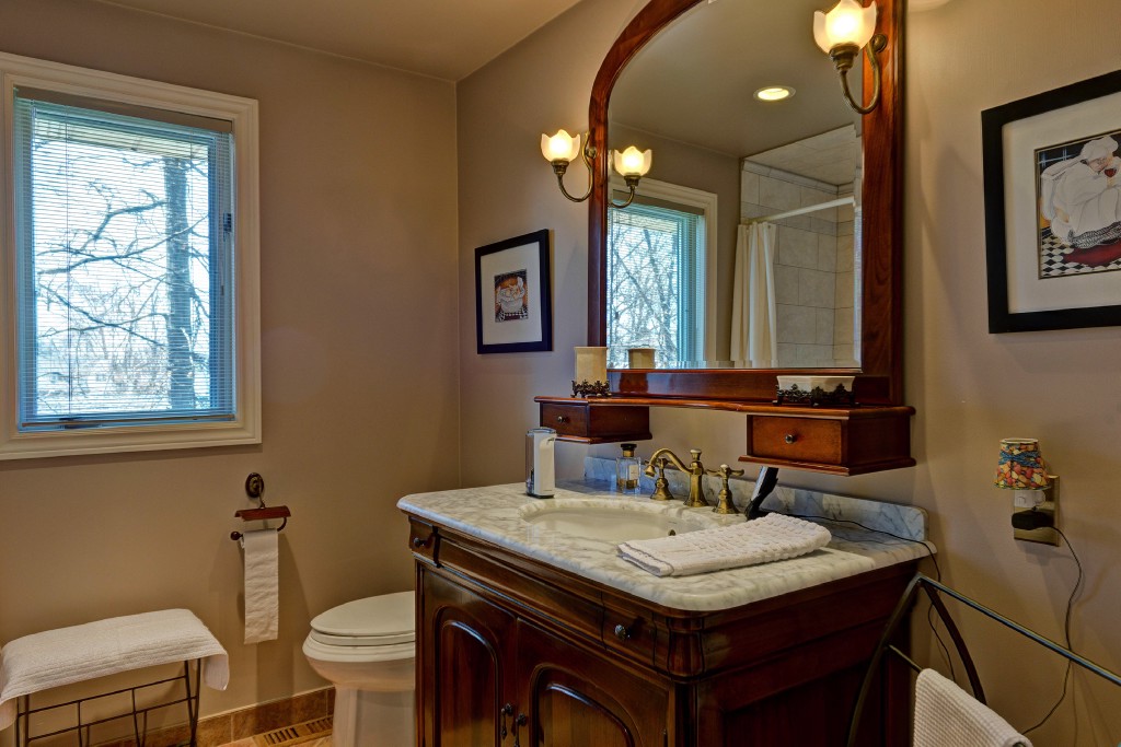 23 HAVERGAL RD, Sarnia, Ontario, Canada