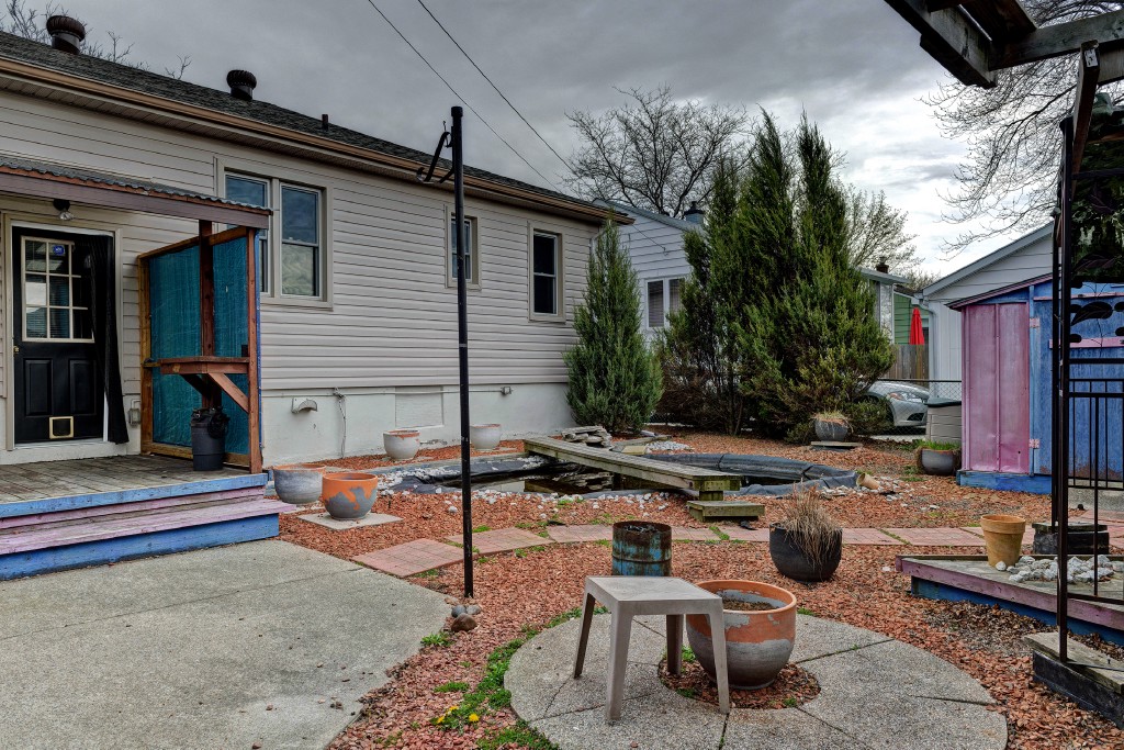 208 ARTHUR ST, Point Edward, Ontario, Canada