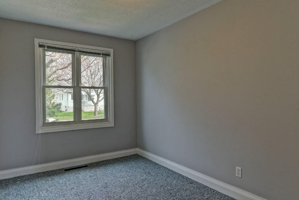 208 ARTHUR ST, Point Edward, Ontario, Canada