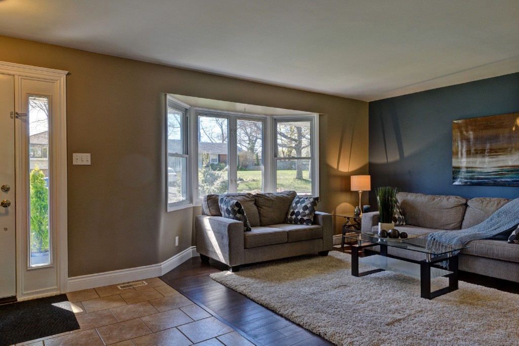 1194 THOMAS DR, Sarnia, Ontario, Canada