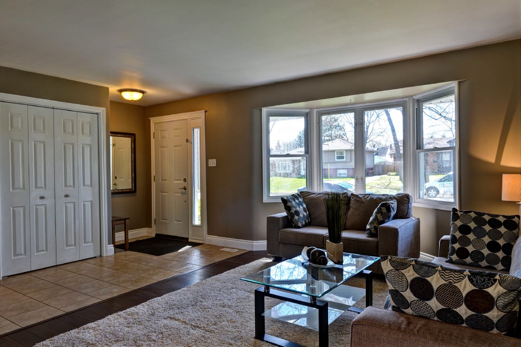 1194 THOMAS DR, Sarnia, Ontario, Canada