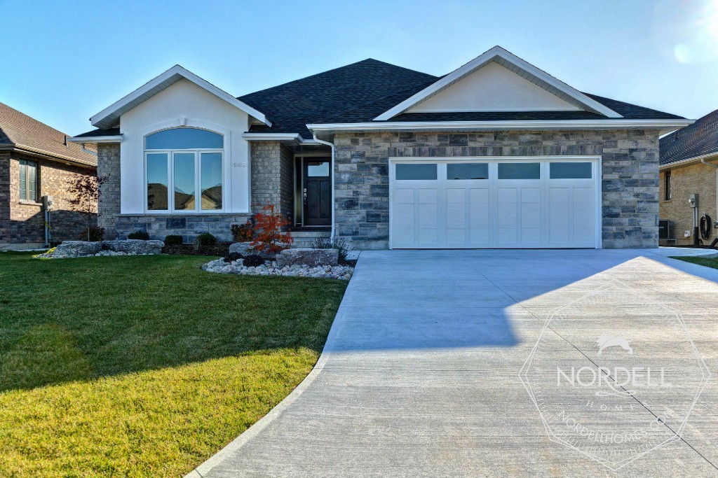 145 LIZUCHA DR, Sarnia, Ontario, Canada