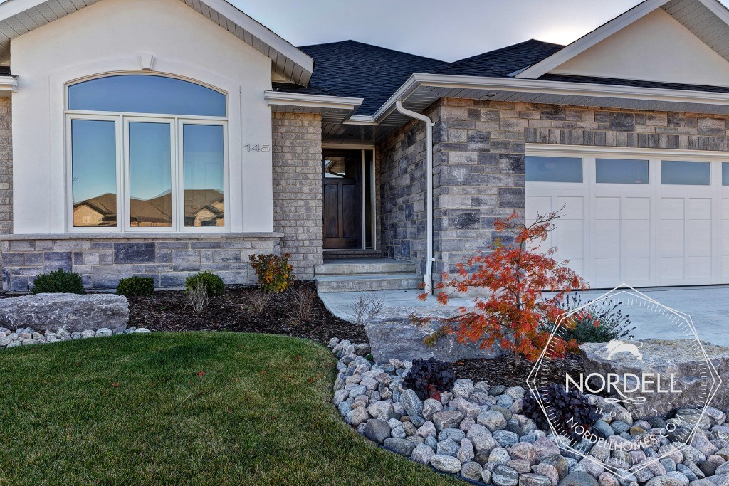 145 LIZUCHA DR, Sarnia, Ontario, Canada