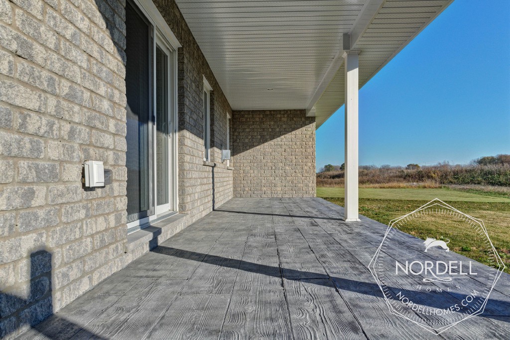 145 LIZUCHA DR, Sarnia, Ontario, Canada