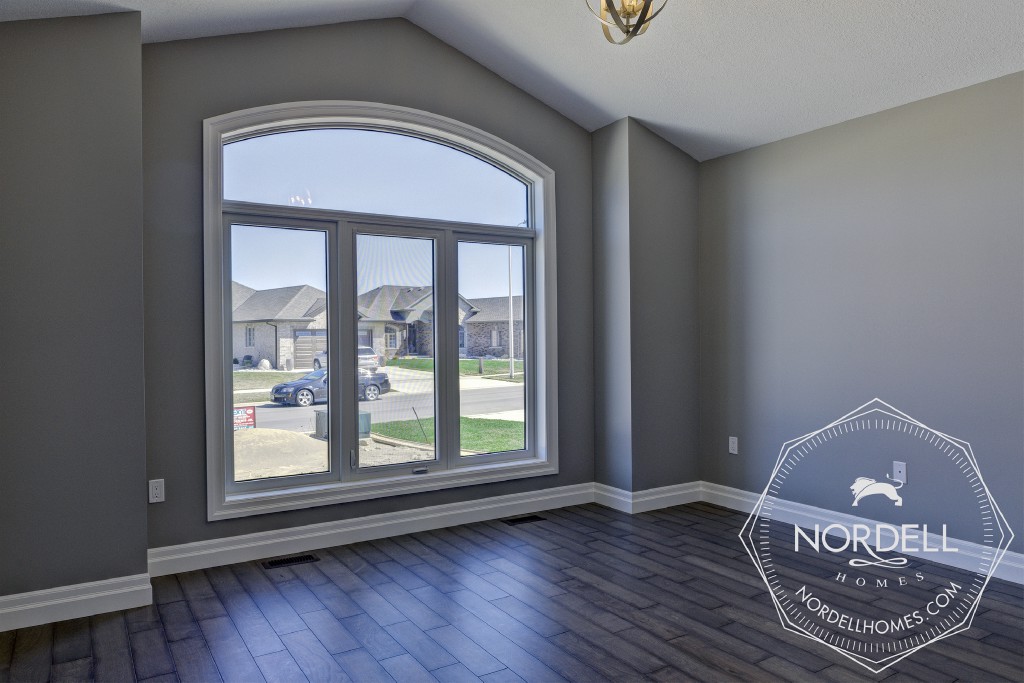 145 LIZUCHA DR, Sarnia, Ontario, Canada