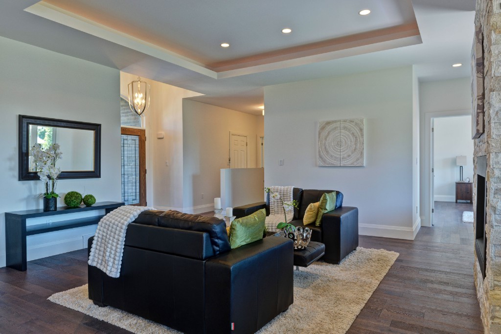 6903 ELIZABETH WAY, Plympton-Wyoming, Ontario, Canada