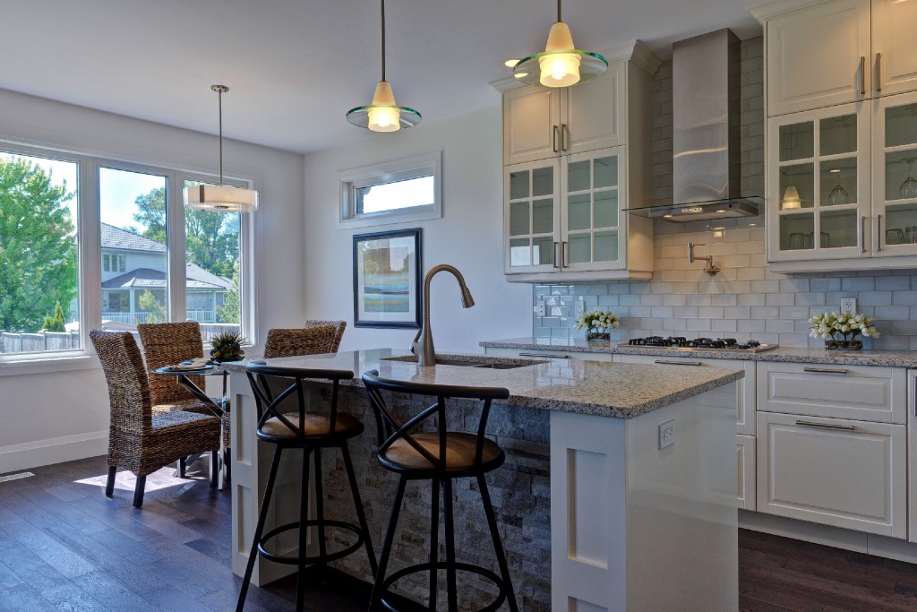6903 ELIZABETH WAY, Plympton-Wyoming, Ontario, Canada