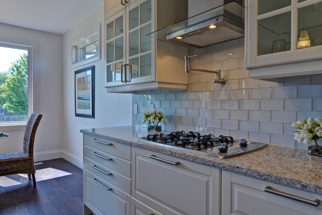6903 ELIZABETH WAY, Plympton-Wyoming, Ontario, Canada