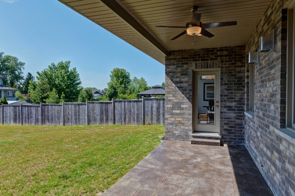 6903 ELIZABETH WAY, Plympton-Wyoming, Ontario, Canada