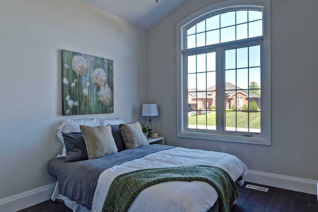 6903 ELIZABETH WAY, Plympton-Wyoming, Ontario, Canada