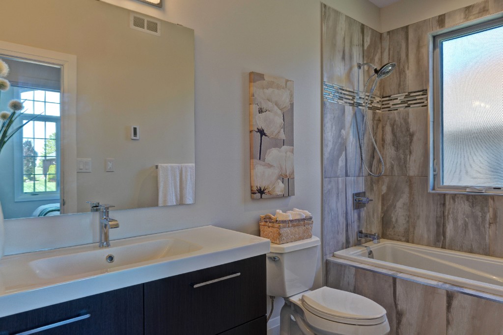 6903 ELIZABETH WAY, Plympton-Wyoming, Ontario, Canada