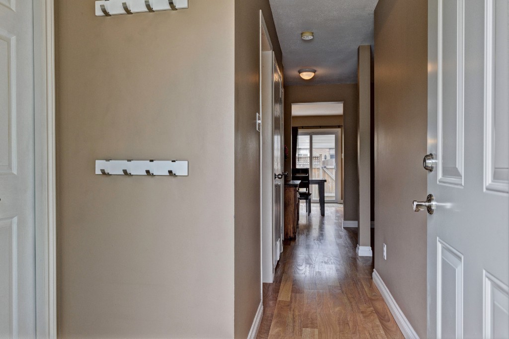 27 YORK CRES 21, Sarnia, Ontario, Canada