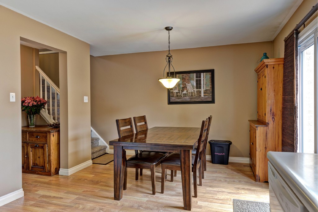 27 YORK CRES 21, Sarnia, Ontario, Canada