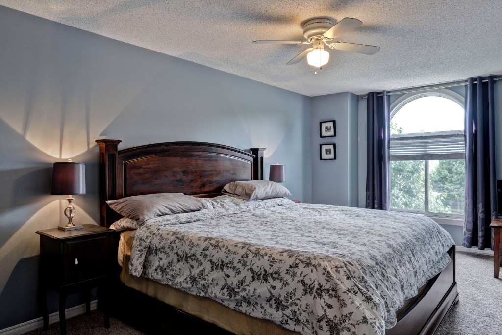 27 YORK CRES 21, Sarnia, Ontario, Canada