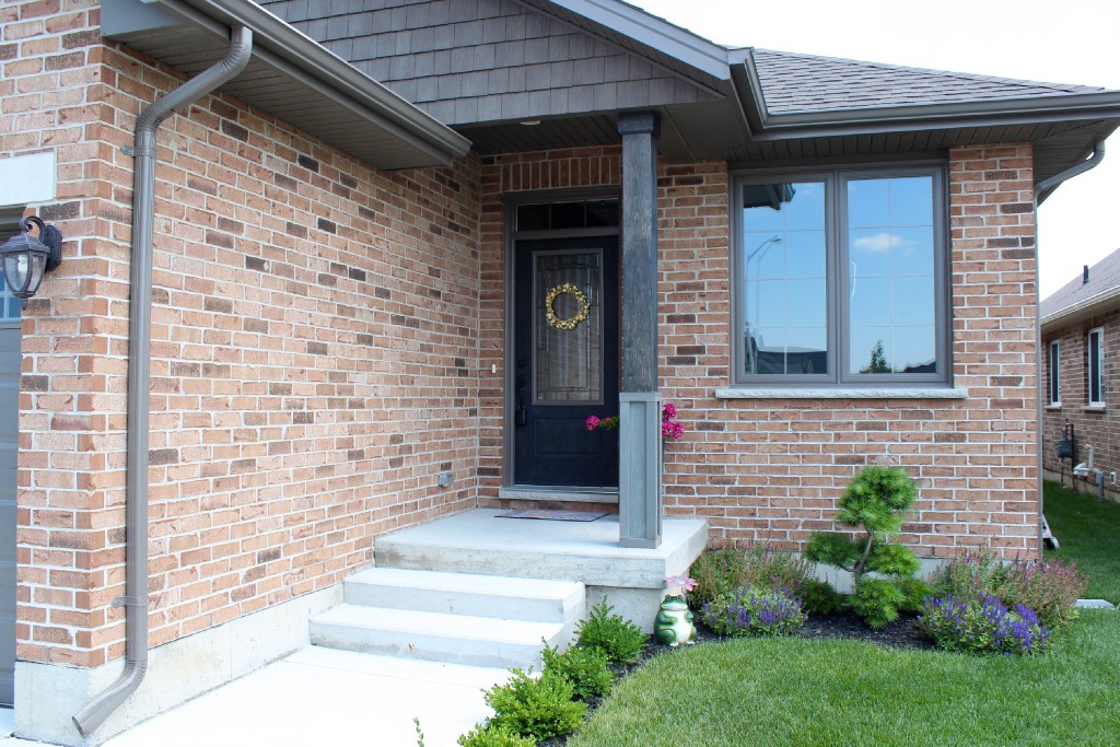 106 SANDPIPER DR, Sarnia, Ontario, Canada
