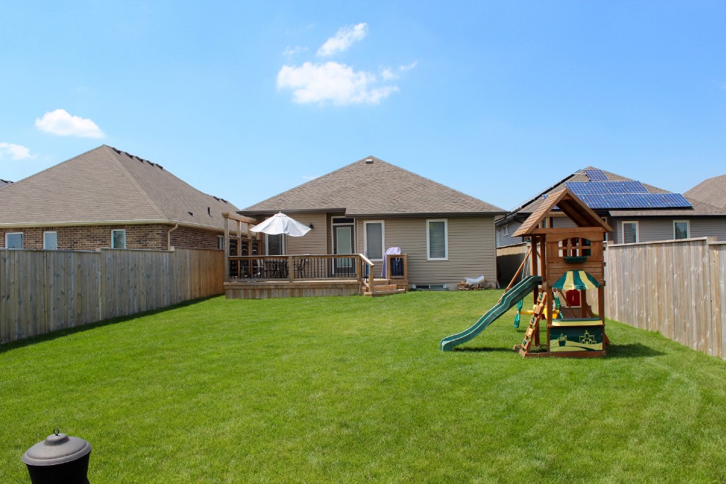 106 SANDPIPER DR, Sarnia, Ontario, Canada