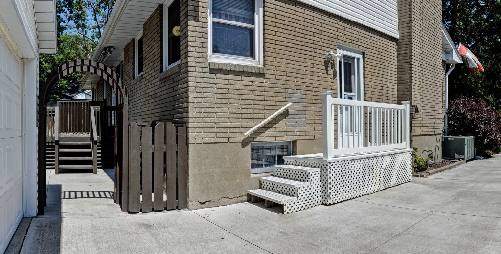 1223 MARCIN RD, Sarnia, Ontario, Canada