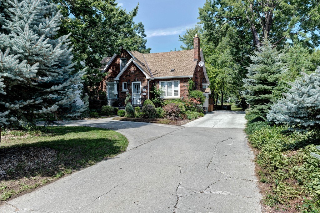 1022 LONDON RD, Sarnia, Ontario, Canada