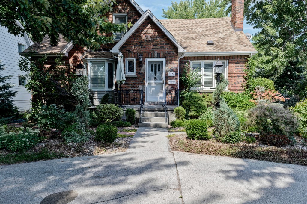 1022 LONDON RD, Sarnia, Ontario, Canada