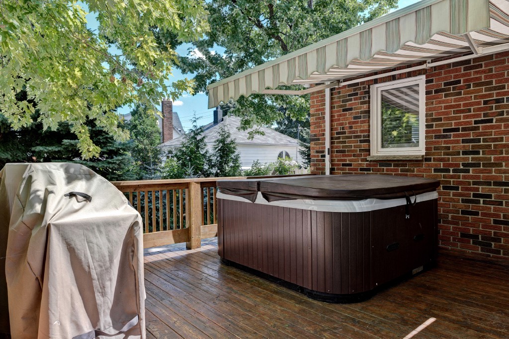 1022 LONDON RD, Sarnia, Ontario, Canada
